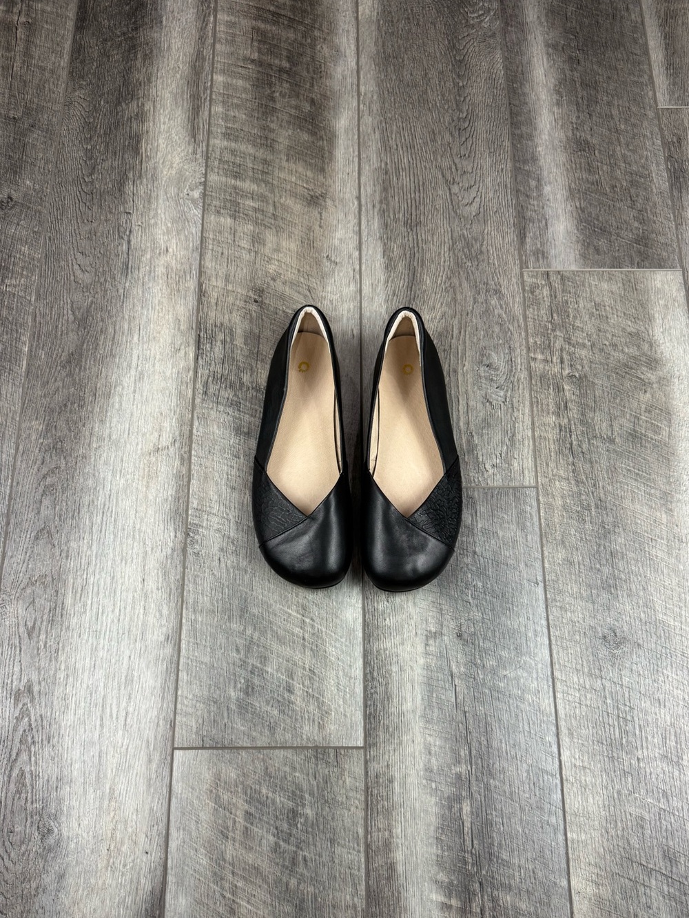 Xero Shoes Phoenix Black Leather Flats